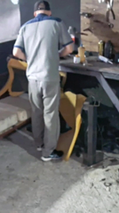 Young Girl Takes Her Car to the Mechanic and Fucks the Employee