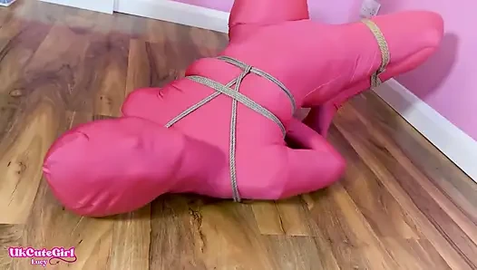 Parlak taytlı catsuit içinde Lucy için ip esareti