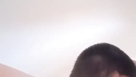 Iss meine und hält es still