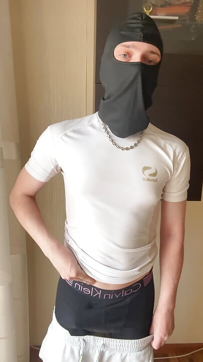 Horny masked stud in wanks his dick after gym he is so horny that ge is shaking