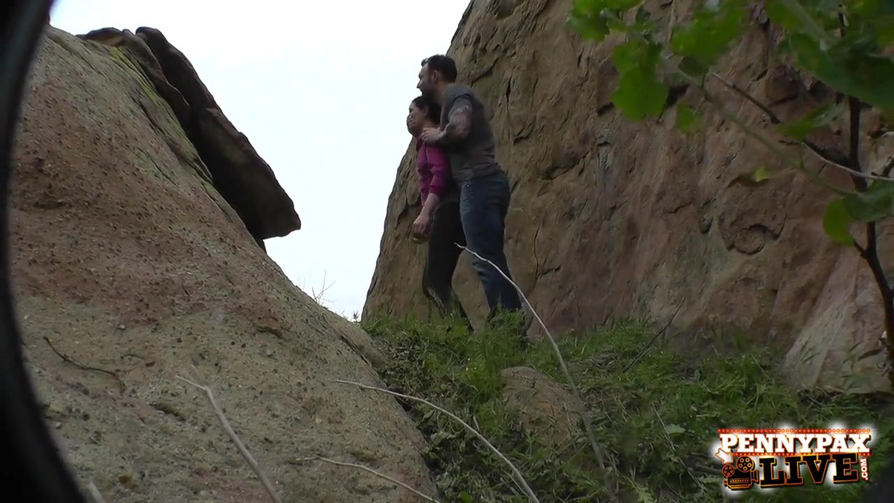 ペニー・パックスとサラ・シェボンの素晴らしいハイキングハメ撮り3p