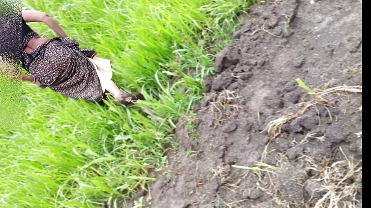 The desi daughter-in-law of the village is taking off her clothes in the millet field and showing her finger in her pussy to her father-in-law.