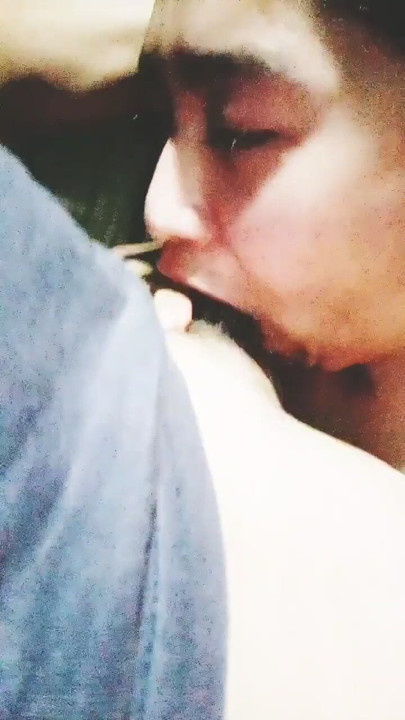 Krok Wujek napalony sex oralny. Mój wujek widział moje filmy porno. | Klip 1