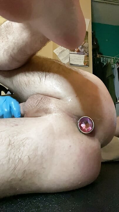 Chơi hậu môn với ButtPlug và Dildo
