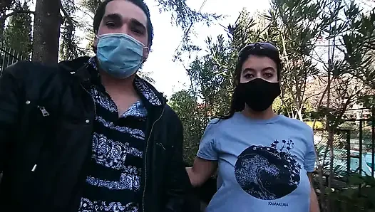 ÖFFENTLICHER BLOWJOB POV SPERMALADUNG IN DEN MUND AUF DER STRAßE
