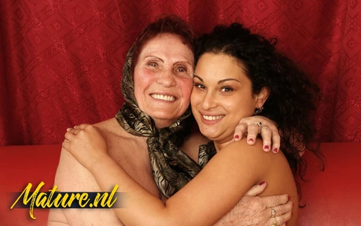 Memek berbulu nenek dengan memek berbulu dijilat sama gabrielle si gadis 22 tahun