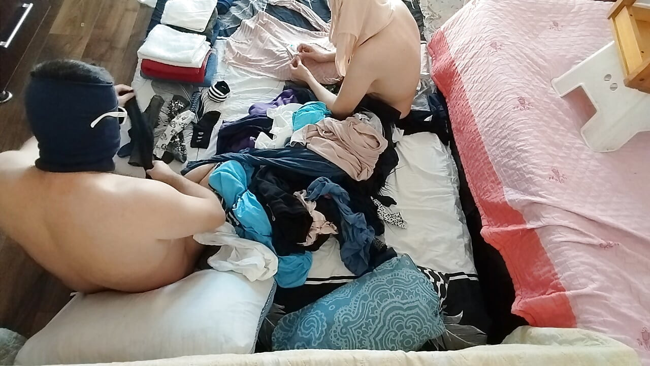 Amateur couple having fun in the bedroom. Sexy amateur wife sensually licks ice cream. Sexy wife serves breakfast in the bedroom
