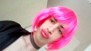 Сисси-шоу с розовыми волосами