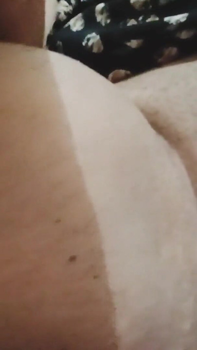 Desi Bhabi ki Piyasi Phudi loray ki Talash mei | Clip 1