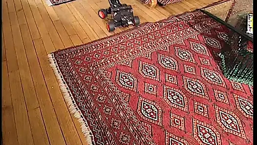 Шаловливую Медсестру С Большими Сиськами Трахает Пациент На Диване - Экшн С Минетом Красотки-блондинки!