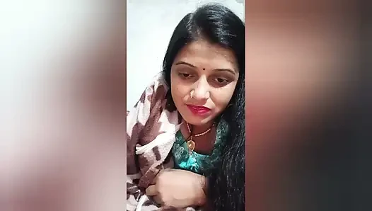 Guru menggoda murid perawannya yang imut. Gadis sekolah perawan India pertama kali (kelas) berhubungan seks dengan guru
