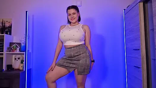 Mahasiswi semok ini lagi asik memeknya dengan ganas!