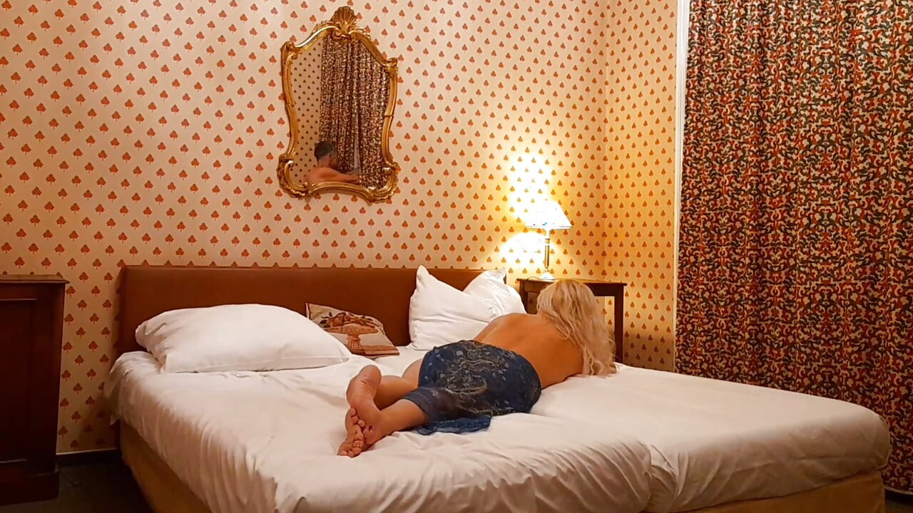 Selena's evening relaxing sex for a good dreams