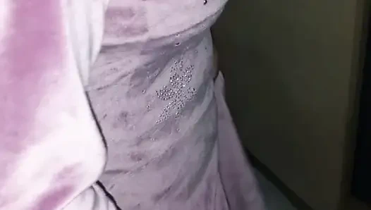 Панджабхи бхабхи переодевалась.