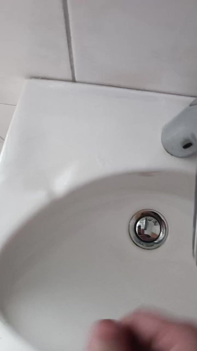 Sink hose down