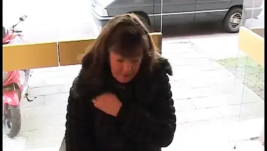 Возбужденная бабушка с 2 ебарями 4635 3