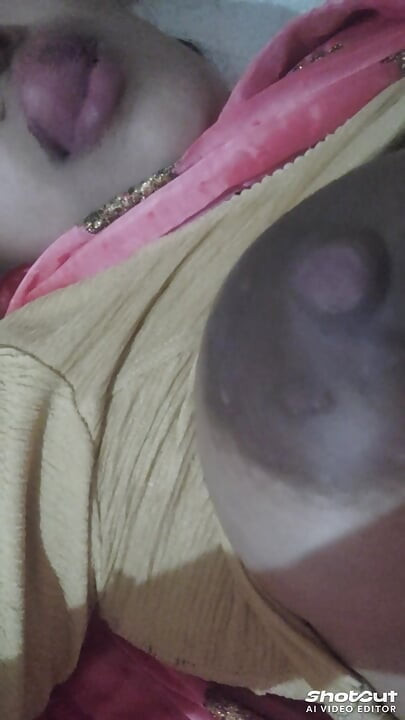 Bhabhi ji ke milky bubu rasili bubu Milky boobs