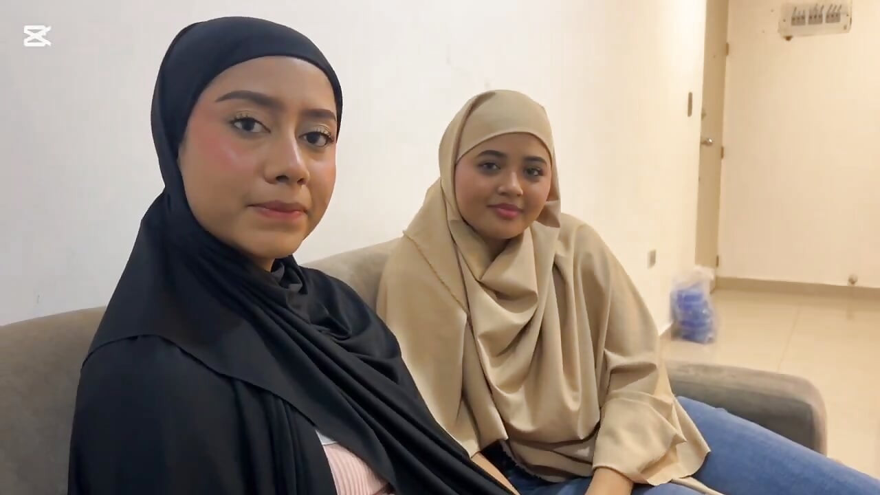Min styvbrors besök slutar med att oerfarna muslimska kvinnor suger kuk del 1