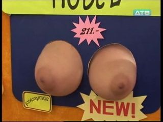 Trò chơi khăm cửa hàng áo ngực boob lớn của Ukraina