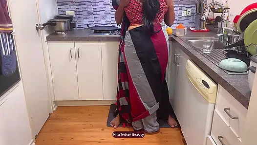 Hottest Desi Wife Saree Sex Big Ass Pressing Blowjob Face Fucking and Loud Missionary