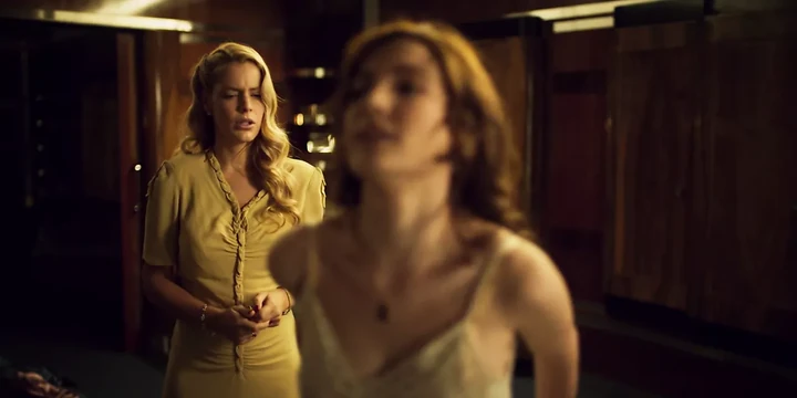 Ivana Baquero, Alejandra Onieva - ''Alta Mar'' s1e04