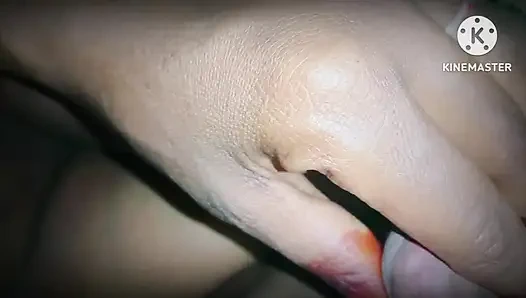 Aku dan saudara tiriku lagi asik nikmatin kiya xxx desi