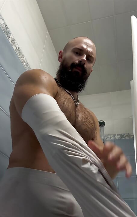 Compressions Get Too Tight and Wet Squeezed Around of Huge Muscles