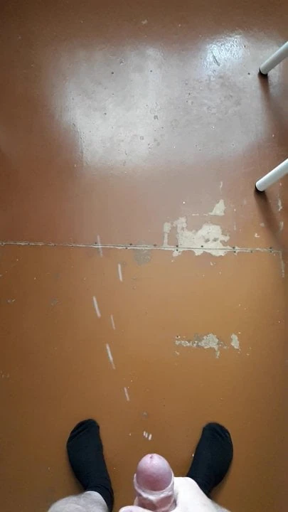 It was a very nice spray of cum