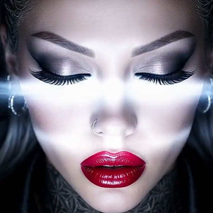 Screen Over Skin Stroke for the Glow, Freeze for Flesh