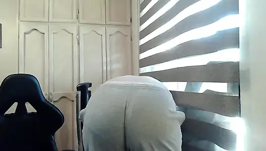 Kaslı kamera çocuğu üst vücudunu sikiyor