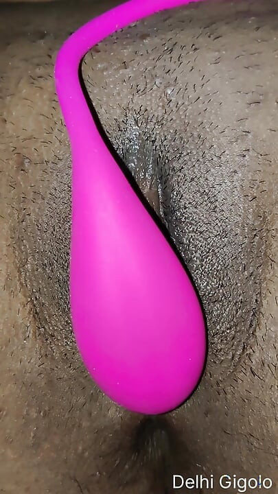 Ekta bhabhi ghar par der aane se dur rahi thi boli dever ji piche se door khol do Jo bolo ge wo karugi ab kuch bhi kar sakti hai