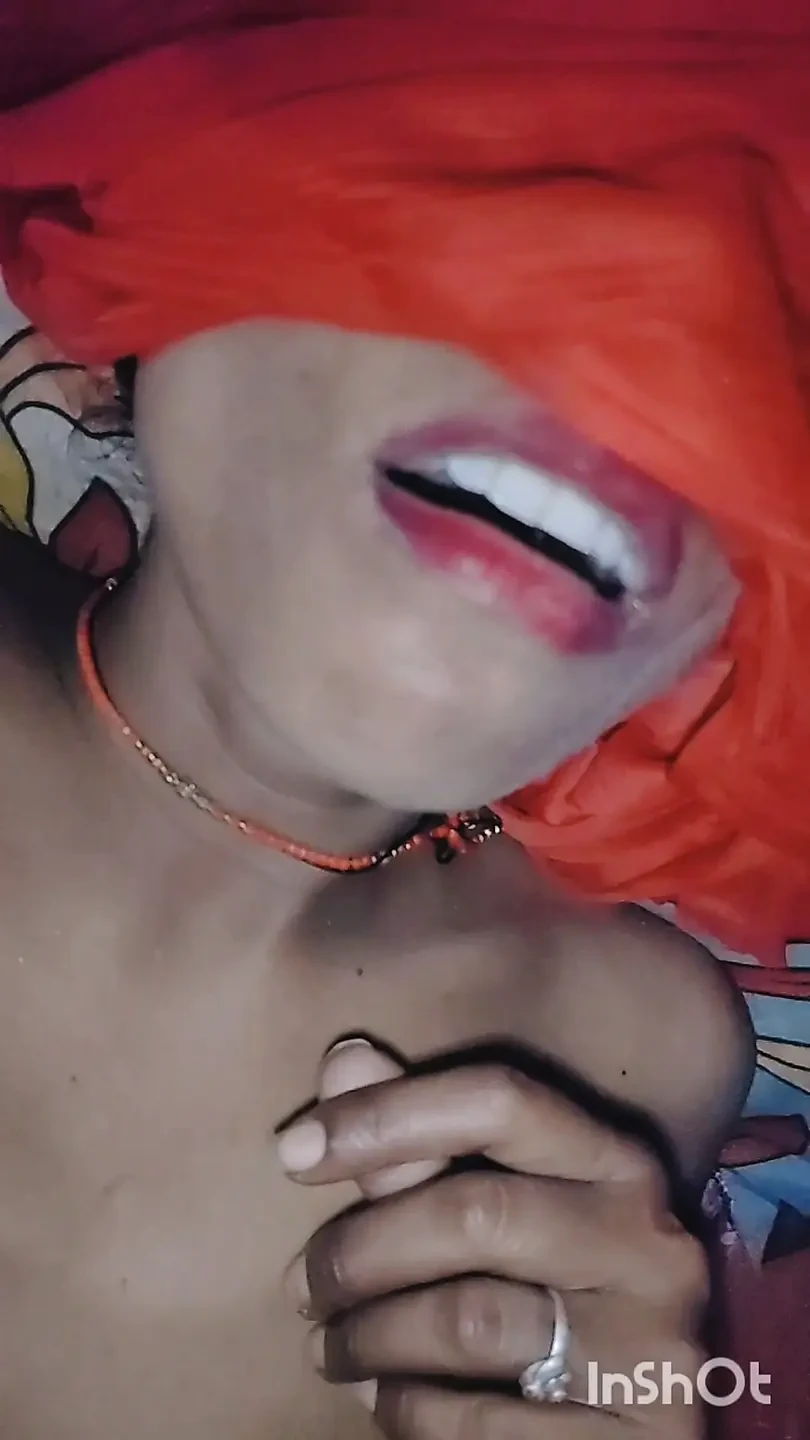 At night, the dick enters the sister-in-law's vagina and has sex