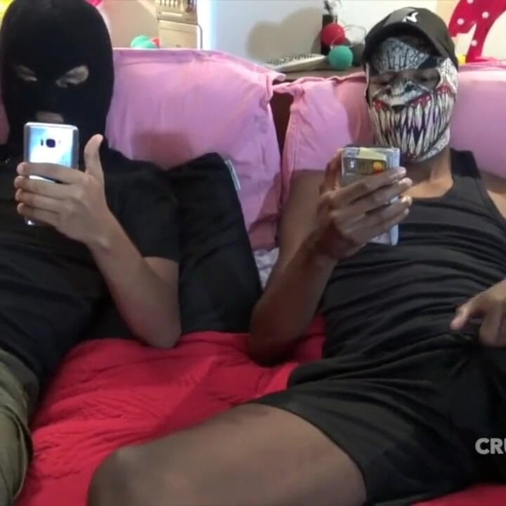 Scopata senza preservativo da un grosso cazzo ebano etero