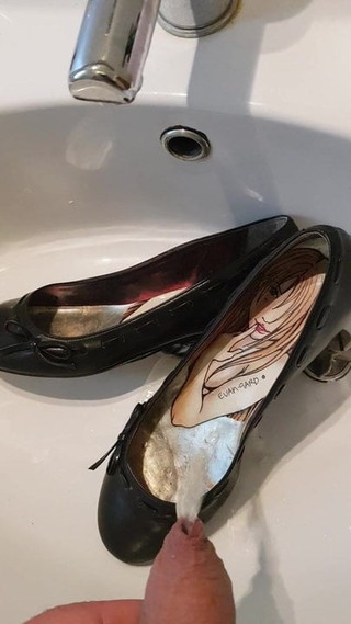 Angepisst in ihre süßen Ballettschuhe