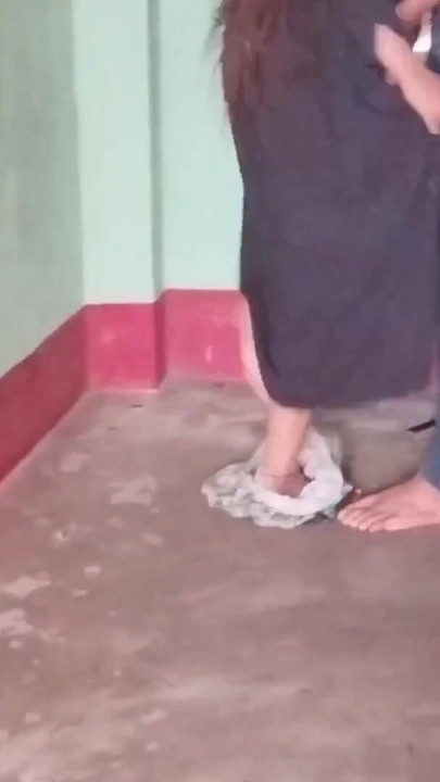 Jaw-dropping moment from "Indian hot girlfriend viral MMS  video"
