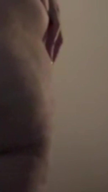 Nogometna mama uhvaćena kako se presvlači. Velika guza | Isječak 1