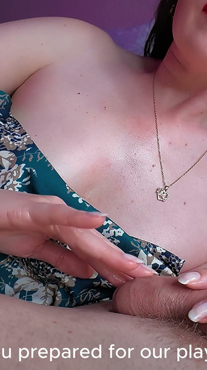Orta yaşlı seksi kadın tanrıça 6 yük çekerken bahşişini yalıyor - cei eğitimi