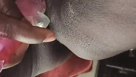 Mere Biwi ke chut me chote bache ka khilona