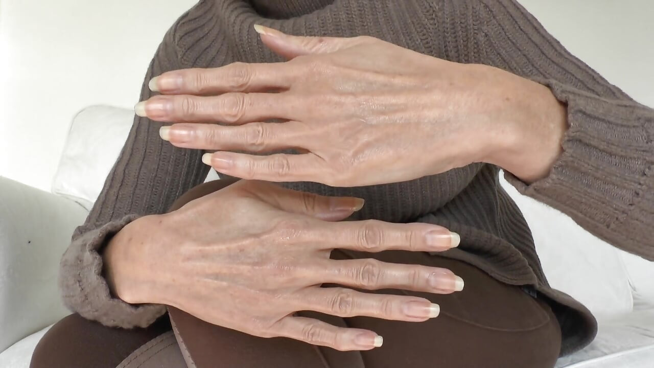 Kuku Panjang Semulajadi, Jari Tengah Dan Jari Snap, JOI, Lady Victoria Valente