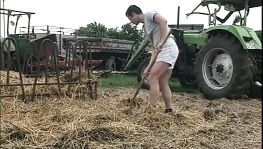 Cewek sange ini suka banget dientot habis-habisan sama kontol besar sampai dia nggak tahan lagi