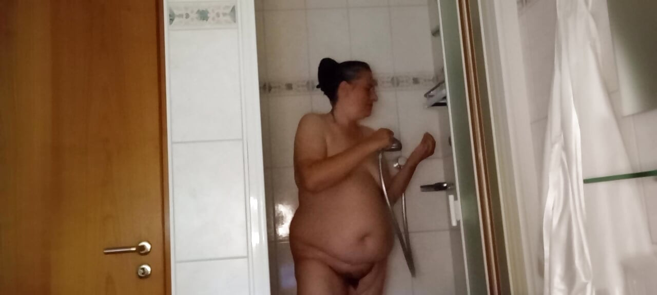 Modne BBW MILF brusere til dig - Naturlig Agurk Gulerodsscrub & Flirt Clip2