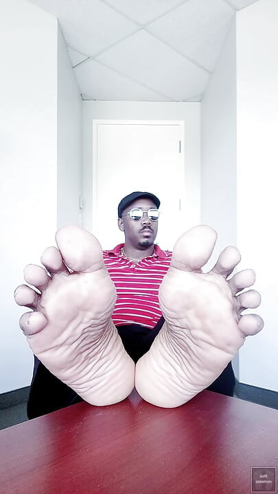 Male soles in the office (6) (2026)