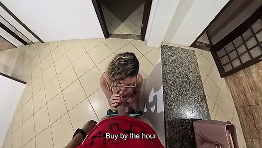 Bir emlakçının mülk satmak için gideceği uzunluklar.