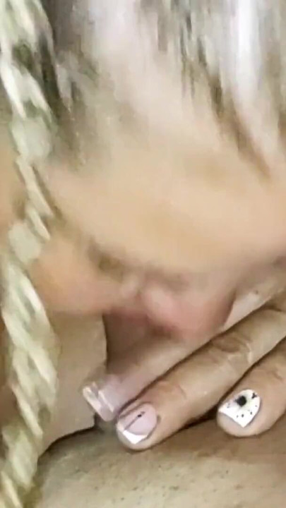 لحظة ملحمية من "صحوة سعيدة مع مص زب جيد لميلف شقراء "