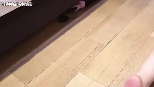Yüz ortaya çıkarma, küçük kasaba çaylak hostes olarak sansürsüz ilk dersler cesur tarafını keşfediyor