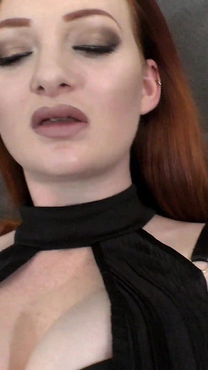 My redhead stepmom Zara DuRose shows bush is better than flowers – Immoral Family 4k