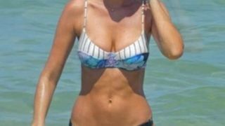 Elizabeth turner - bikini en la playa en miami