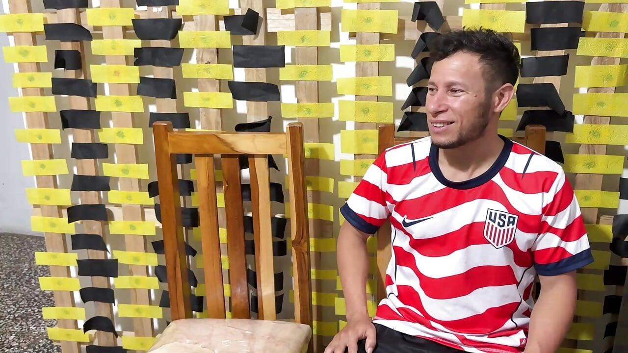 O americano é especialista em falar espanhol e foder putas latinas que encontra nos EUA