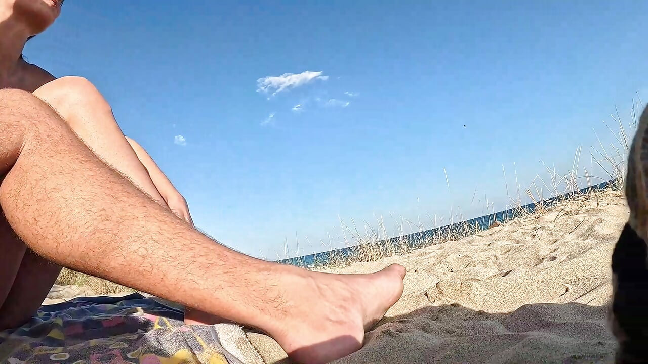 Cap d'Agde teil 3 Nach einem tag entspannen, pissen und am strand mit analplug berühren, wird MILF in muschi und arsch gefickt, creampie