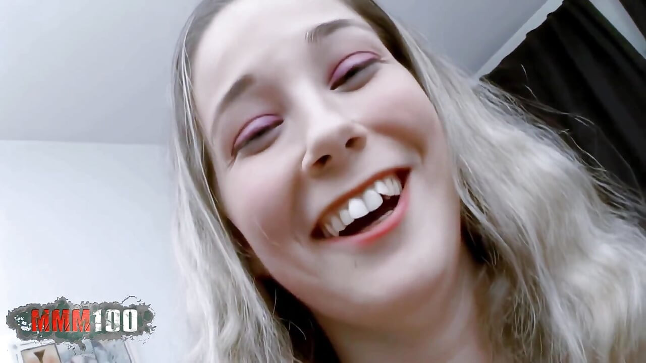 Calia-b: Blonďatá teenagerka je tvrdě ošukána do zadku